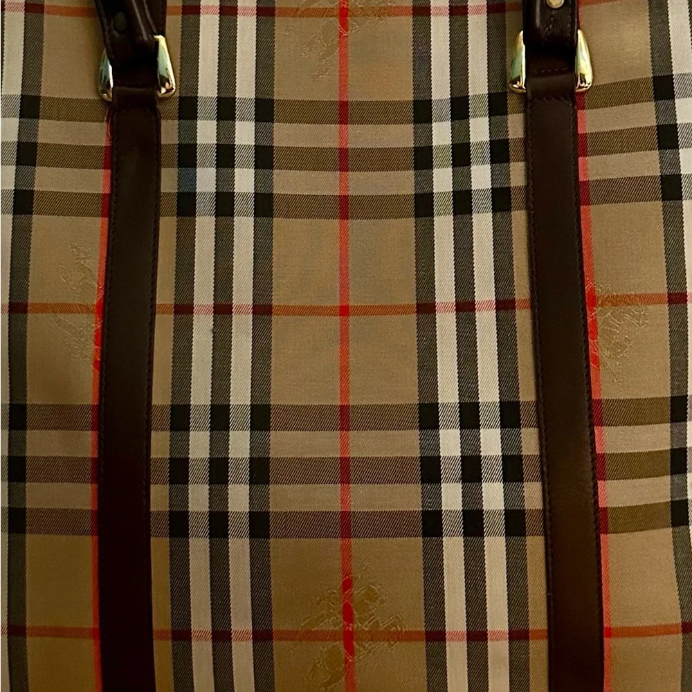 Burberry Knight Nova Check Canvas Leather Shopper Zip Tote Bag - Picture 8 of 13